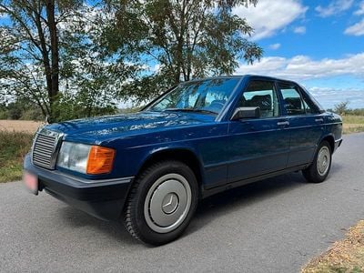 Usata Mercedes 190 122 CV (89 kW) 1986 Blu Berlina