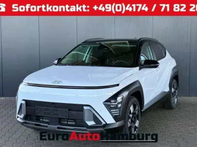 Neu Hyundai Kona Comfort 170 PS (125 kW) 2025 Atlas white / dach schwarz SUV