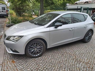 Grau Gebraucht 2016 Seat Leon CONNECT Limousine | 10.500 € (Guter Preis)