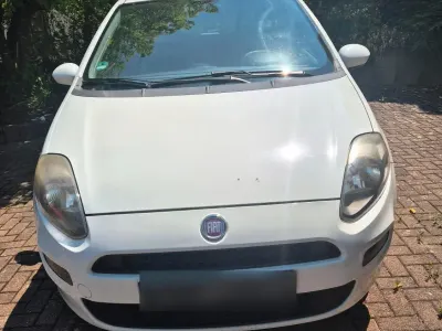 Gebraucht Fiat Punto 78 PS (57 kW) 2012 Weiß Kleinwagen
