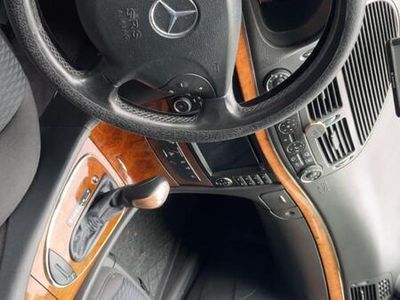 Mercedes E200