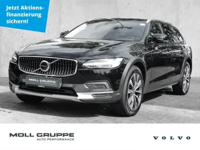 Gebraucht Volvo V90 CC Plus 197 PS (144 kW) 2023 Onyx black / metallic Kombi
