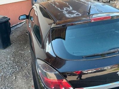 Usata Opel Astra GTC 100 CV (73 kW) 2008 Nero Coupé