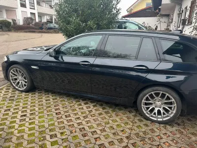 Gebraucht BMW 528 Shadowline 245 PS (180 kW) 2012 Blau Kombi