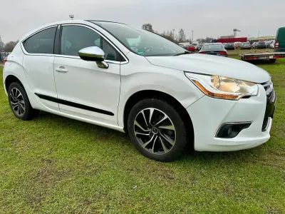 Gebraucht Citroën DS4 Urban Show 179 PS (131 kW) 2015 Weiß Kleinwagen