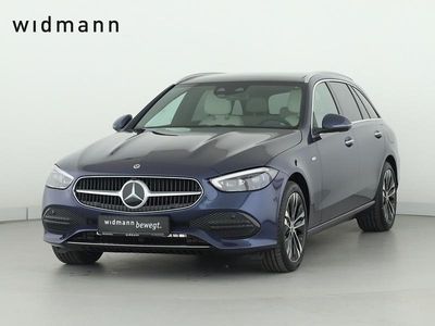 Gebraucht Mercedes C300e Avantgarde 313 PS (230 kW) 2025 Metalliclack sodalithblau Kombi
