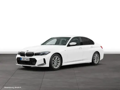 Gebraucht BMW 330 Sport Line 258 PS (189 kW) 2026 Weiß Limousine