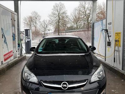 Schwarz Gebraucht 2013 Opel Astra Kleinwagen | 4.590 € (Fairer Preis)