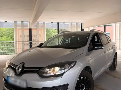 Gebraucht Renault Mégane GrandTour 110 PS (80 kW) 2015 Silber Kombi