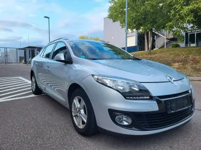 Gebraucht Renault Mégane GrandTour 116 PS (85 kW) 2013 Grau Kombi