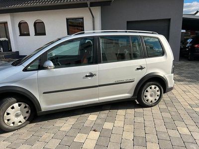 VW Touran Cross