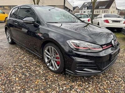 Deep black perleffekt (metallic) Gebraucht 2018 VW Golf VII GTI Kleinwagen | 22.999 € (Fairer Preis)