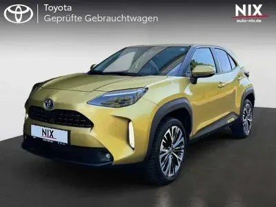 Gebraucht Toyota Yaris Elegant 116 PS (85 kW) 2023 Warm gold metallic Kleinwagen