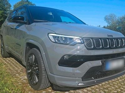 Używany Jeep Compass Limited 150 KM (110 kW) 2022 Szary SUV
