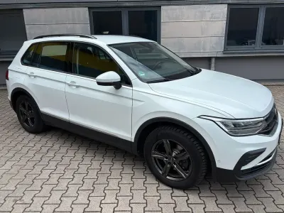 Gebraucht VW Tiguan Life 150 PS (110 kW) 2023 Pure white SUV