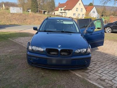 Gebraucht BMW 320 170 PS (125 kW) 2001 Blau Kombi