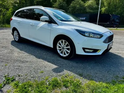 Używany Ford Focus Titanium 120 KM (88 kW) 2015 Biały Sedan/Limuzyna