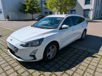 Gebraucht Ford Focus Cool & Connect 125 PS (91 kW) 2020 Silber Limousine