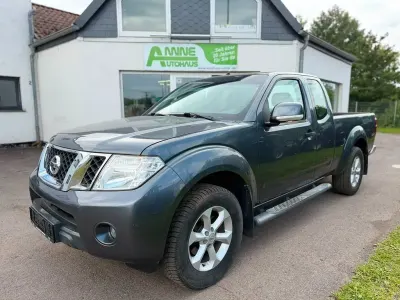 Gebraucht Nissan Navara SE 190 PS (139 kW) 2010 Blau Pickup