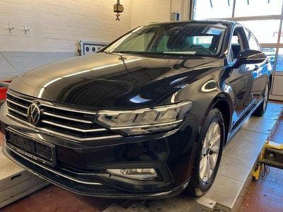 Schwarz Gebraucht 2021 VW Passat Business Limousine | 18.990 € (Guter Preis)