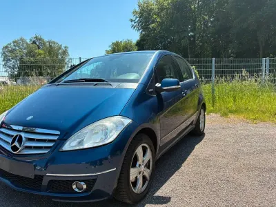 Gebraucht Mercedes A160 Avantgarde 95 PS (69 kW) 2010 Blau Limousine