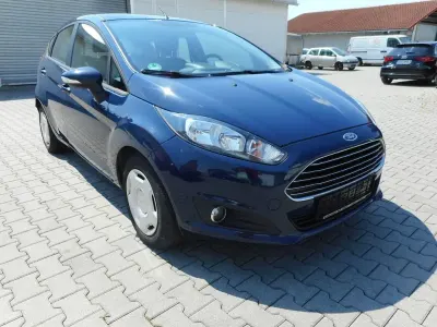 Gebraucht Ford Fiesta 95 PS (69 kW) 2015 Blau Kleinwagen