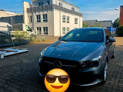 Gebraucht Mercedes CLA200 Shooting Brake 136 PS (100 kW) 2019 Grau Kombi