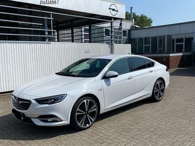 Weiß Gebraucht 2019 Opel Insignia Business Limousine | 14.500 € (Etwas zu teuer)