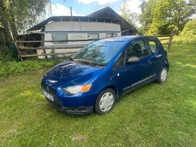 Gebraucht Mitsubishi Colt Edition 75 PS (55 kW) 2010 Blau Kleinwagen