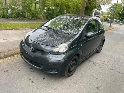 Second-hand Toyota Aygo 68 CP (50 kW) 2009 Gri Hatchback