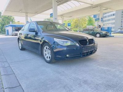 BMW 523