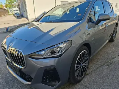 Gebraucht BMW 218 Active Tourer M Sport 136 PS (100 kW) 2024 Grau Van / Kleinbus