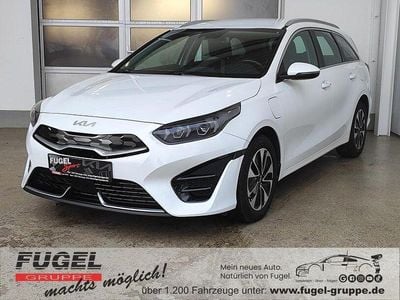 Gebraucht Kia Ceed Sportswagon Spirit 141 PS (103 kW) 2022 Deluxeweiss met. Kombi