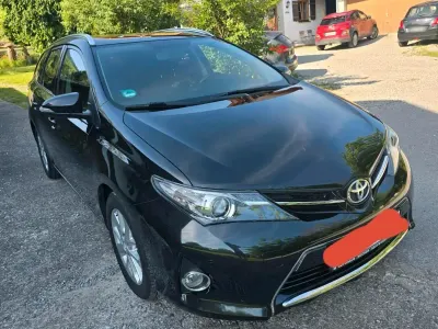 Gebraucht Toyota Auris 123 PS (90 kW) 2014 Schwarz Limousine