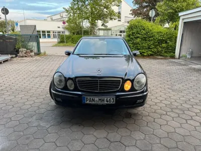Gebraucht Mercedes E220 Avantgarde 150 PS (110 kW) 2005 Schwarz Limousine