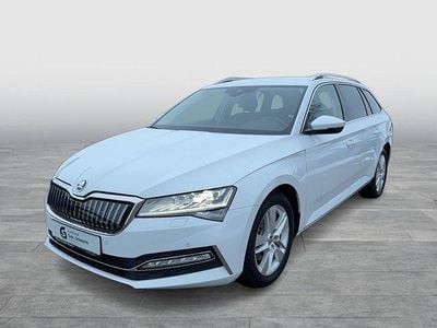 Weiß Gebraucht 2022 Skoda Superb Style Kombi | 20.890 € (Guter Preis)