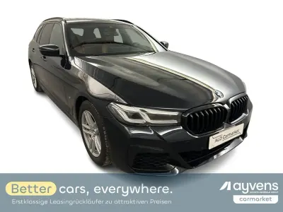Gebraucht BMW 520 Sport Line 190 PS (139 kW) 2023 Blau Kombi