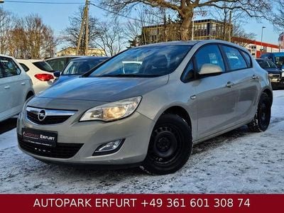 Gebraucht Opel Astra Edition 116 PS (85 kW) 2010 Beige Limousine