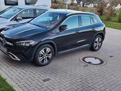 Gebraucht Mercedes GLA180 185 PS (136 kW) 2023 Schwarz SUV