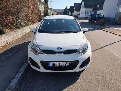 Second-hand Kia Rio Edition 7 109 CP (80 kW) 2014 Alb Berlinǎ