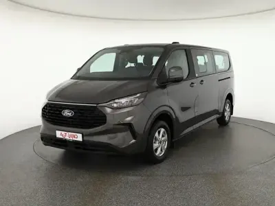 Gebraucht Ford Tourneo 136 PS (100 kW) 2025 Magneticgraumet. Van / Kleinbus