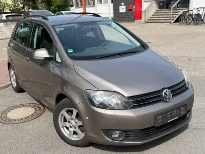 Gebraucht VW Golf VI Team 105 PS (77 kW) 2010 Gold Kleinwagen
