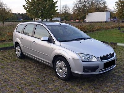 Gebraucht Ford Focus Ghia 100 PS (73 kW) 2006 Silber Kombi
