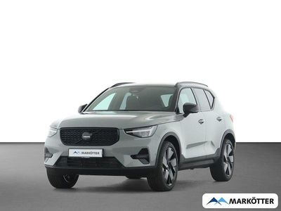 Neu Volvo XC40 Plus 163 PS (119 kW) 2026 Grau SUV