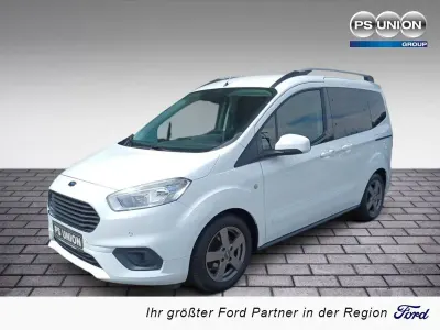 Gebraucht Ford Tourneo Courier Titanium 101 PS (74 kW) 2019 Weiß Van / Kleinbus