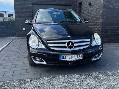 Mercedes R320