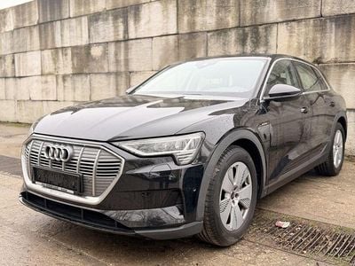 Brillantschwarz Gebraucht 2022 Audi e-tron Sport SUV | 25.950 € (Guter Preis)