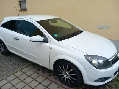 Gebraucht Opel Astra GTC 90 PS (66 kW) 2009 Limousine