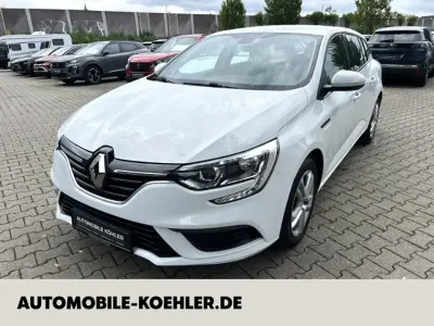 Gebraucht Renault Mégane IV Play 132 PS (97 kW) 2018 Weiß Kleinwagen