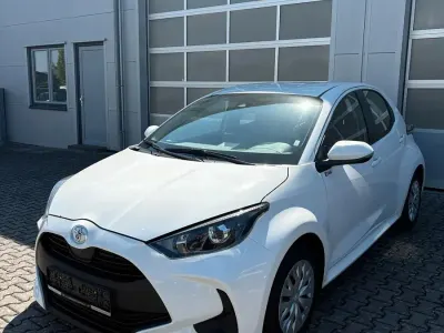 Gebraucht Toyota Yaris 72 PS (52 kW) 2022 Weiß Kleinwagen